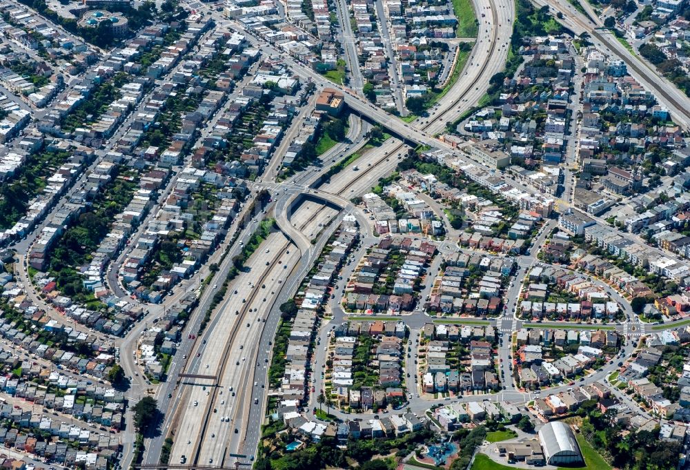 South San Francisco aus der Vogelperspektive: Wohngebiets- Siedlung in South San Francisco in Kalifornien, USA