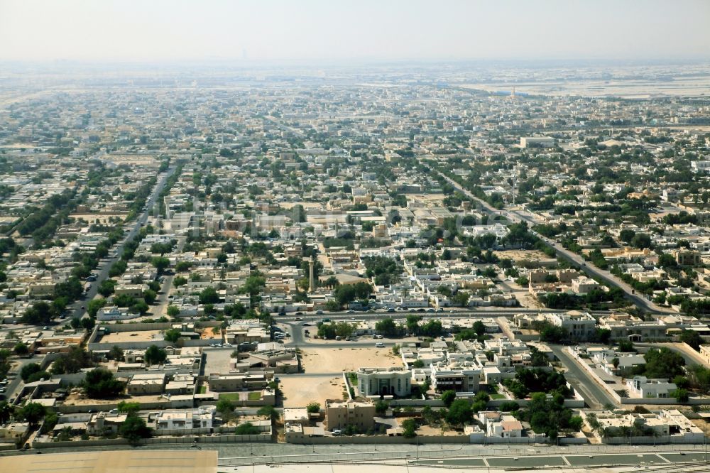 Dubai von oben - Wohngebiets- Siedlung am Stadtrand in Dubai, Vereinigte Arabische Emirate