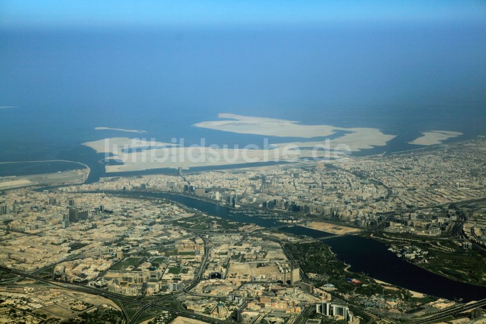 Luftbild Dubai - Wohngebiets- Siedlung am Stadtrand in Dubai, Vereinigte Arabische Emirate