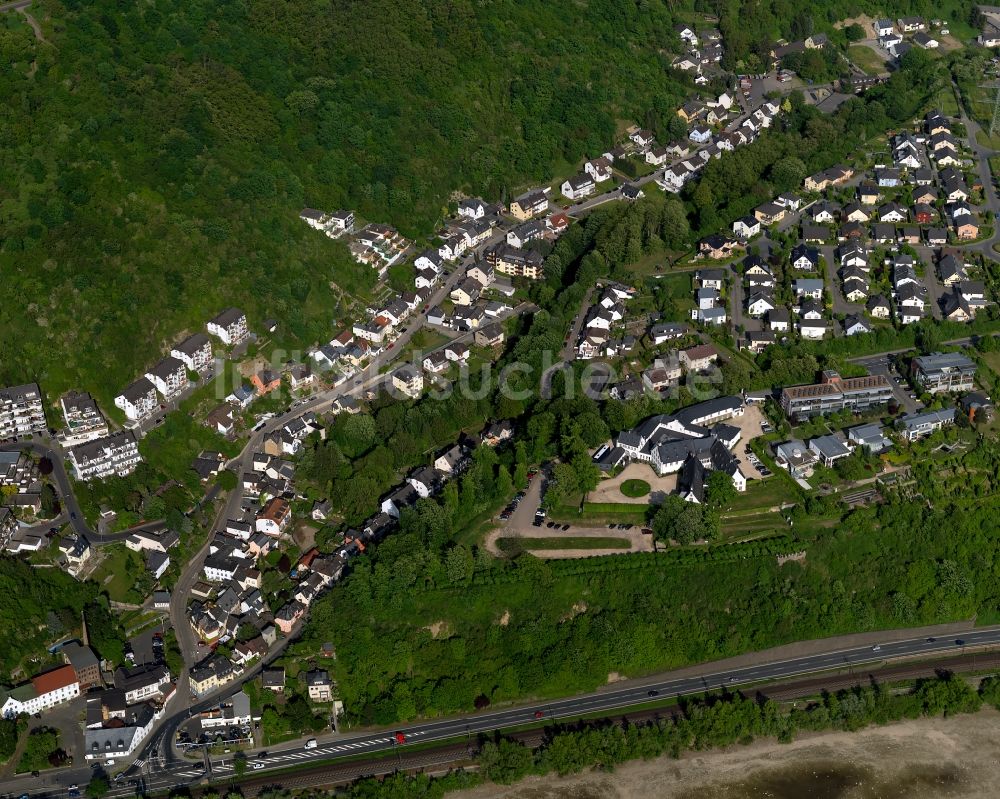 Vallendar, Mallendarer-Berg aus der Vogelperspektive: Wohngebiets- Siedlung in Vallendar, Mallendarer-Berg an der B42 im Bundesland Rheinland-Pfalz