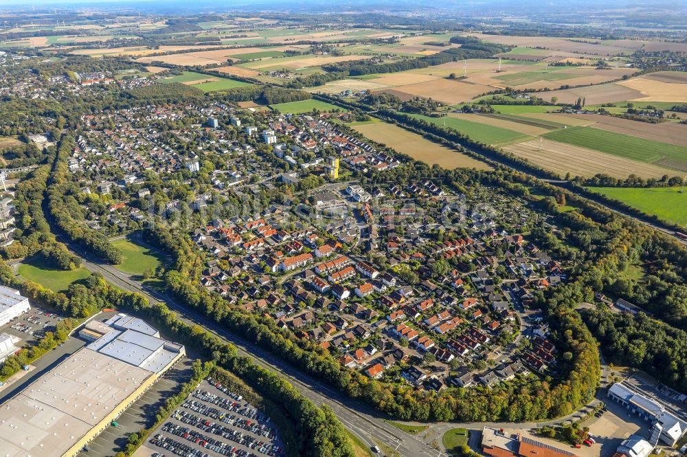 Unna von oben - Wohngebiets- Siedlung zwischen der Bundesstraße B1 und der Autobahn A44 in Unna im Bundesland Nordrhein-Westfalen, Deutschland