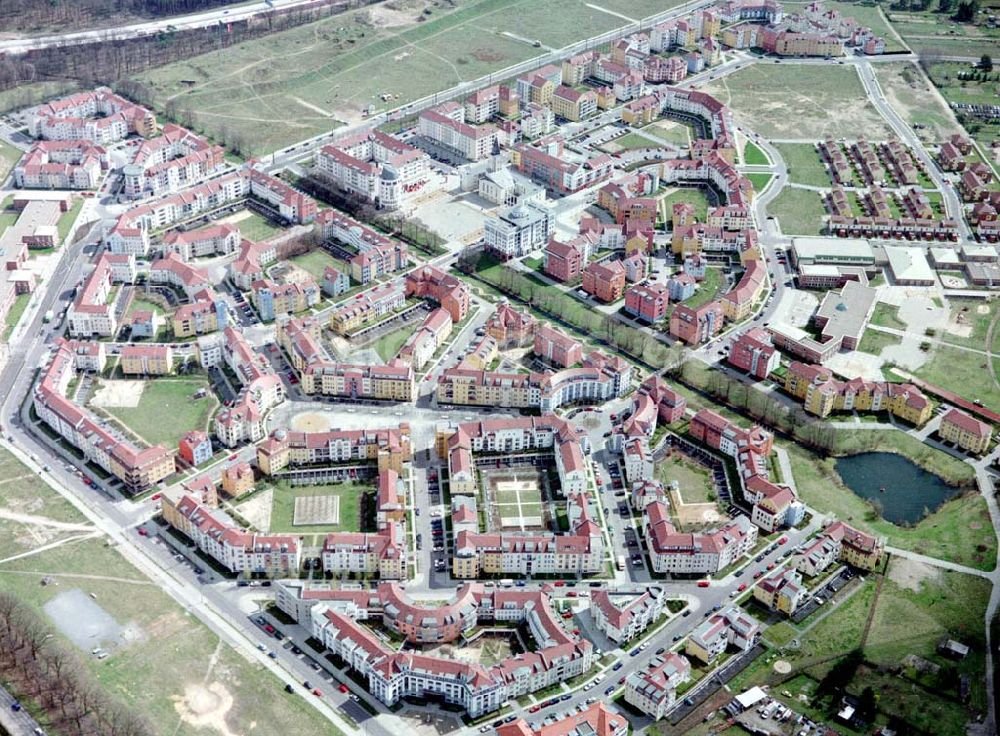 Potsdam - Drewitz / Kirchsteigfeld aus der Vogelperspektive: Wohngebietsneubauten in Potsdam-Kirchsteigfeld