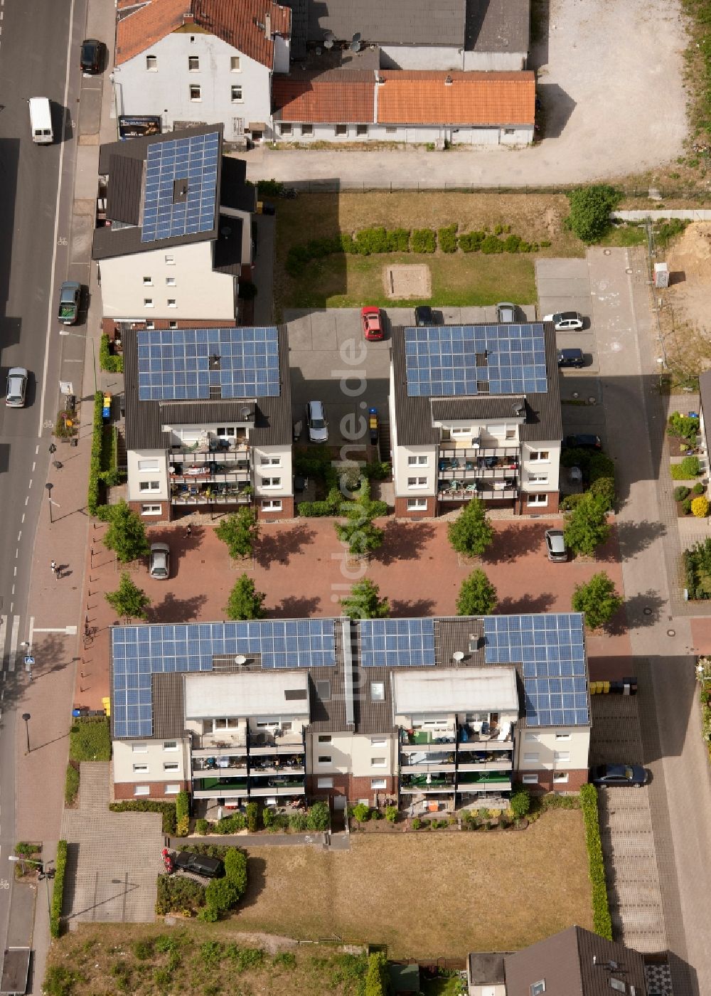 Bottrop aus der Vogelperspektive: Wohngebäude mit Solardächern in Bottrop im Bundesland Nordrhein-Westfalen