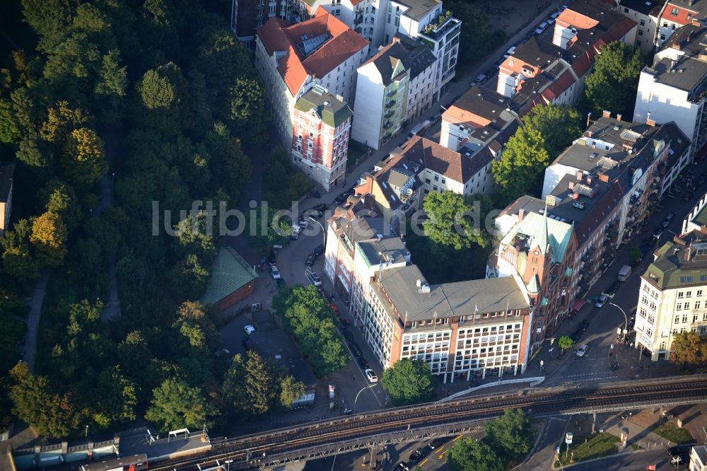 Hamburg von oben - Wohngegend am U-Bahnhof Landungsbrücken in Hamburg