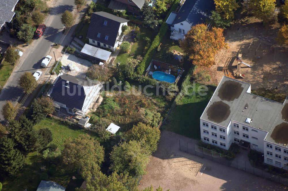 Berlin aus der Vogelperspektive: Wohngegend an der Bergedorfer Straße 88 in 12621 BERLIN Kaulsdorf-Süd