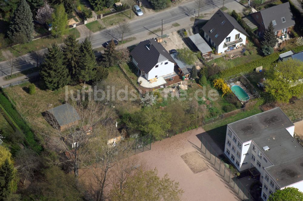 Berlin von oben - Wohngegend an der Bergedorfer Straße in 12621 BERLIN Kaulsdorf-Süd