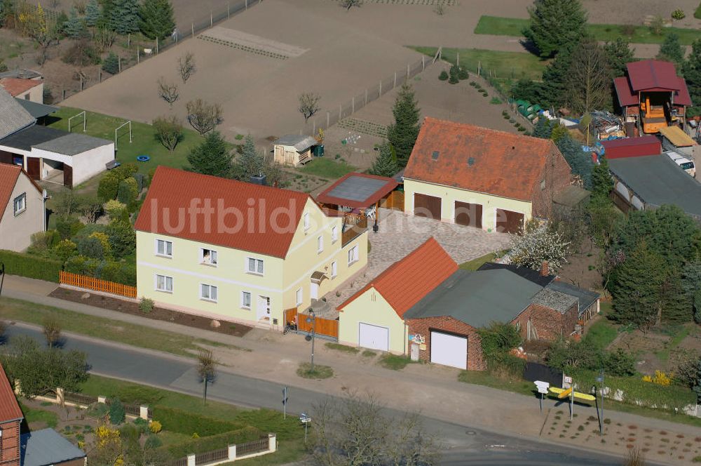 Angern von oben - Wohnhaus in Angern bei Wolmirstedt