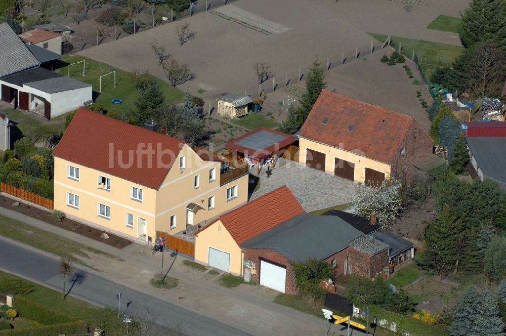 Angern aus der Vogelperspektive: Wohnhaus in Angern bei Wolmirstedt