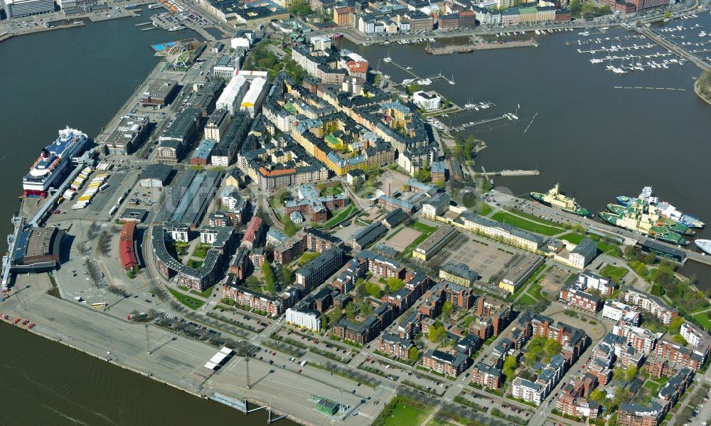 Luftaufnahme Helsinki - Wohnhaus- Bebauung auf der Halbinsel Katajanokka in Helsinki in, Finnland