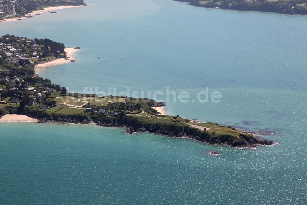 Luftbild Saint-Jacut-de-la-Mer - Wohnhaus- Bebauung auf der Halbinsel von Saint-Jacut-de-la-Mer in Bretagne, Frankreich