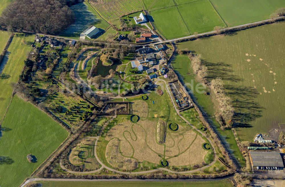 Langern aus der Vogelperspektive: Wohnhaus mit Garten in Langern im Bundesland Nordrhein-Westfalen, Deutschland