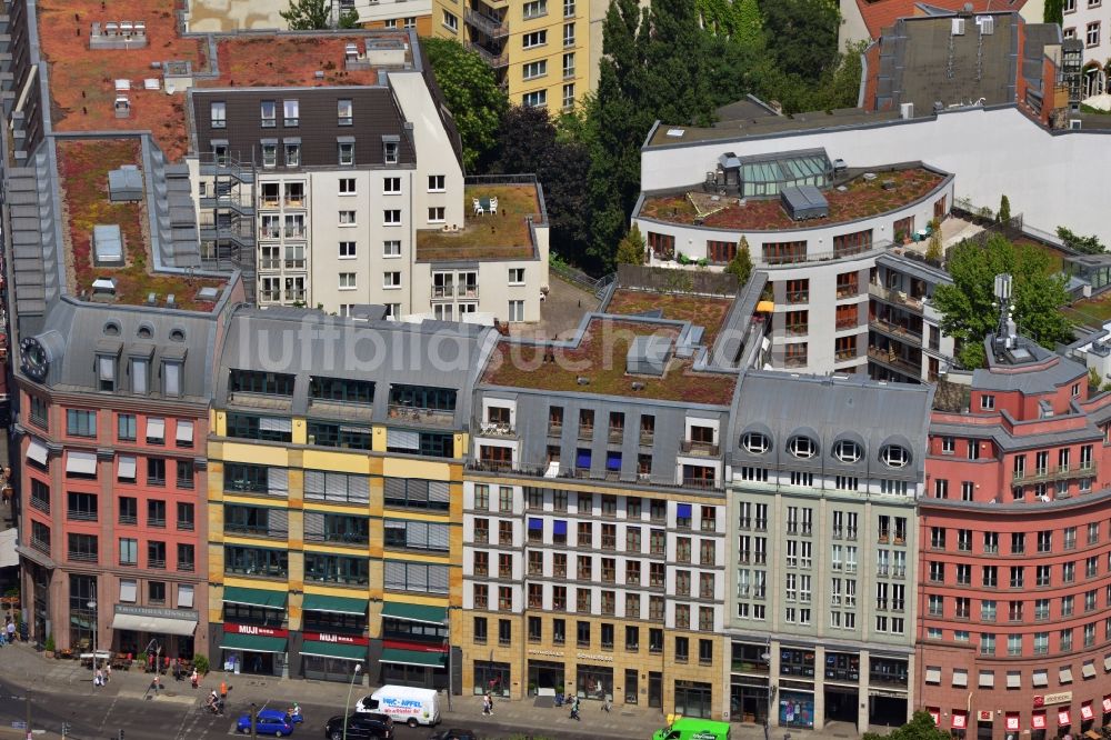 Luftbild Berlin Mitte - Wohnhaus- und Geschäftshaus- Ensemble am Hackeschen Markt in Berlin-Mitte