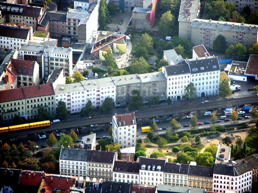 Berlin-Kreuzberg von oben - Wohnhaus in Kreuzberg.