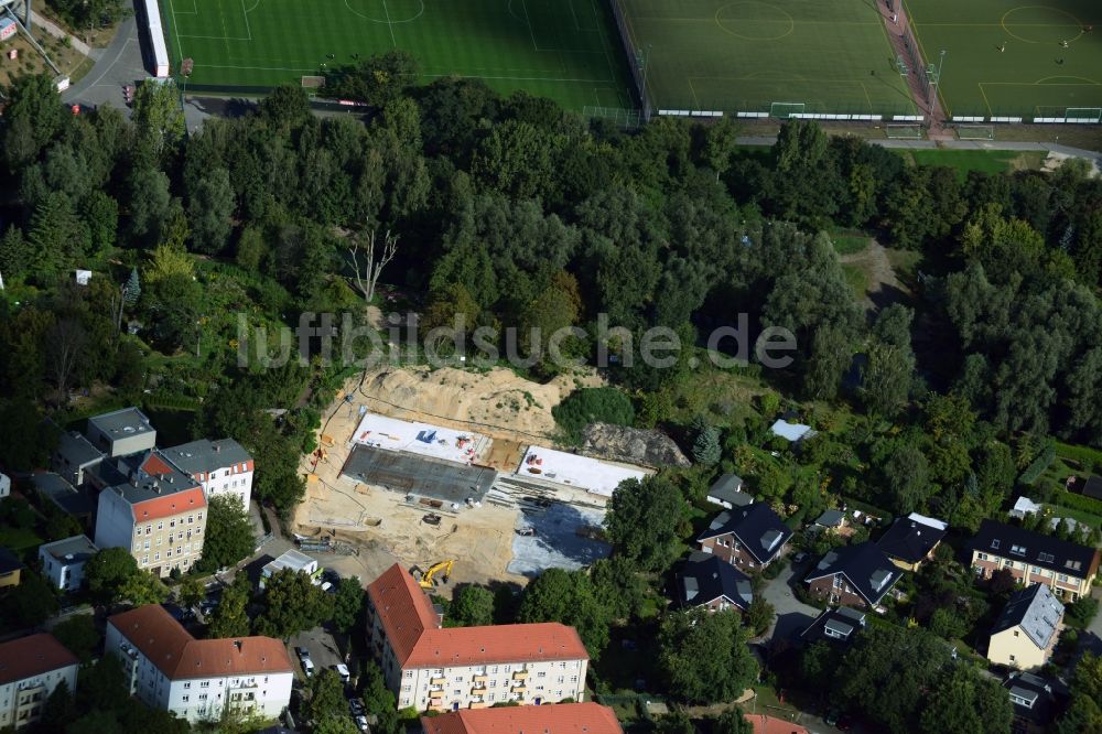 Luftaufnahme Berlin - Wohnhaus- Neubau- Baustelle der Cardinalplatz GmbH & Co. KG in Berlin Köpenick