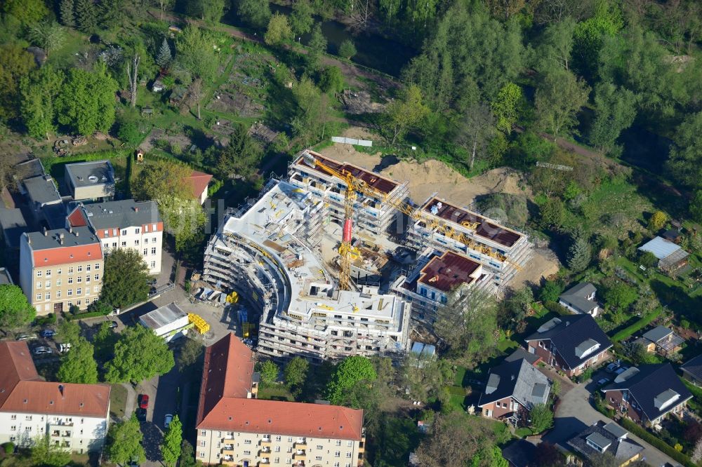 Berlin von oben - Wohnhaus- Neubau- Baustelle der Cardinalplatz GmbH & Co. KG in Berlin Köpenick