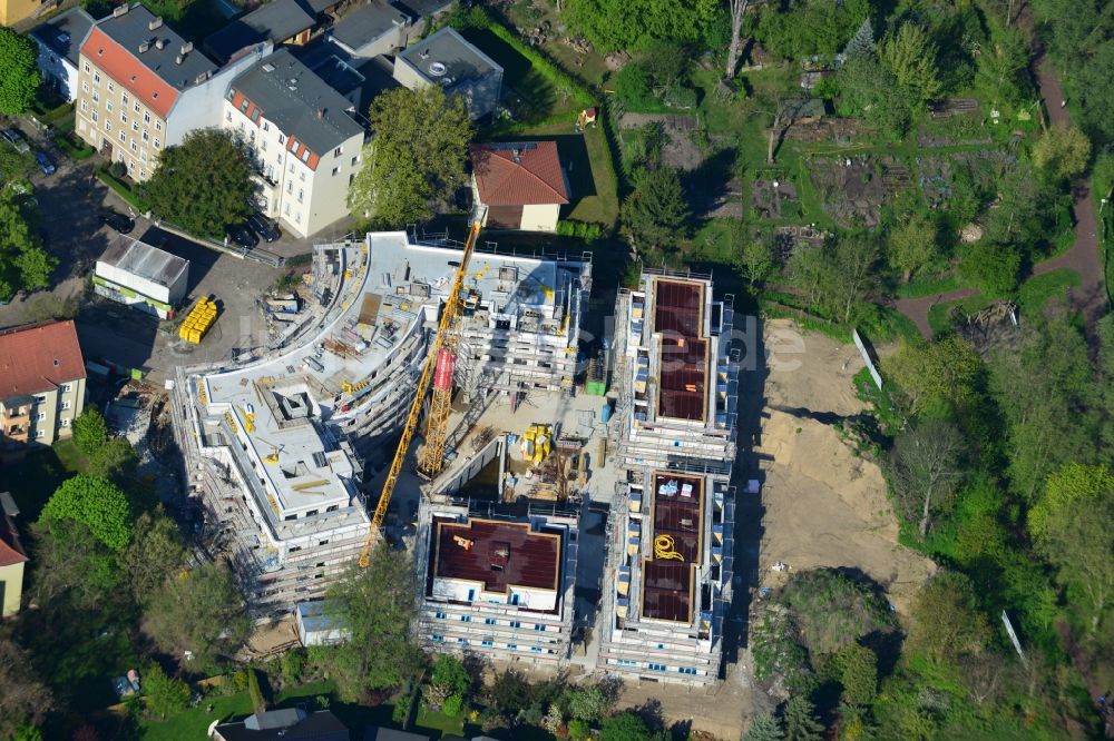 Berlin aus der Vogelperspektive: Wohnhaus- Neubau- Baustelle der Cardinalplatz GmbH & Co. KG in Berlin Köpenick