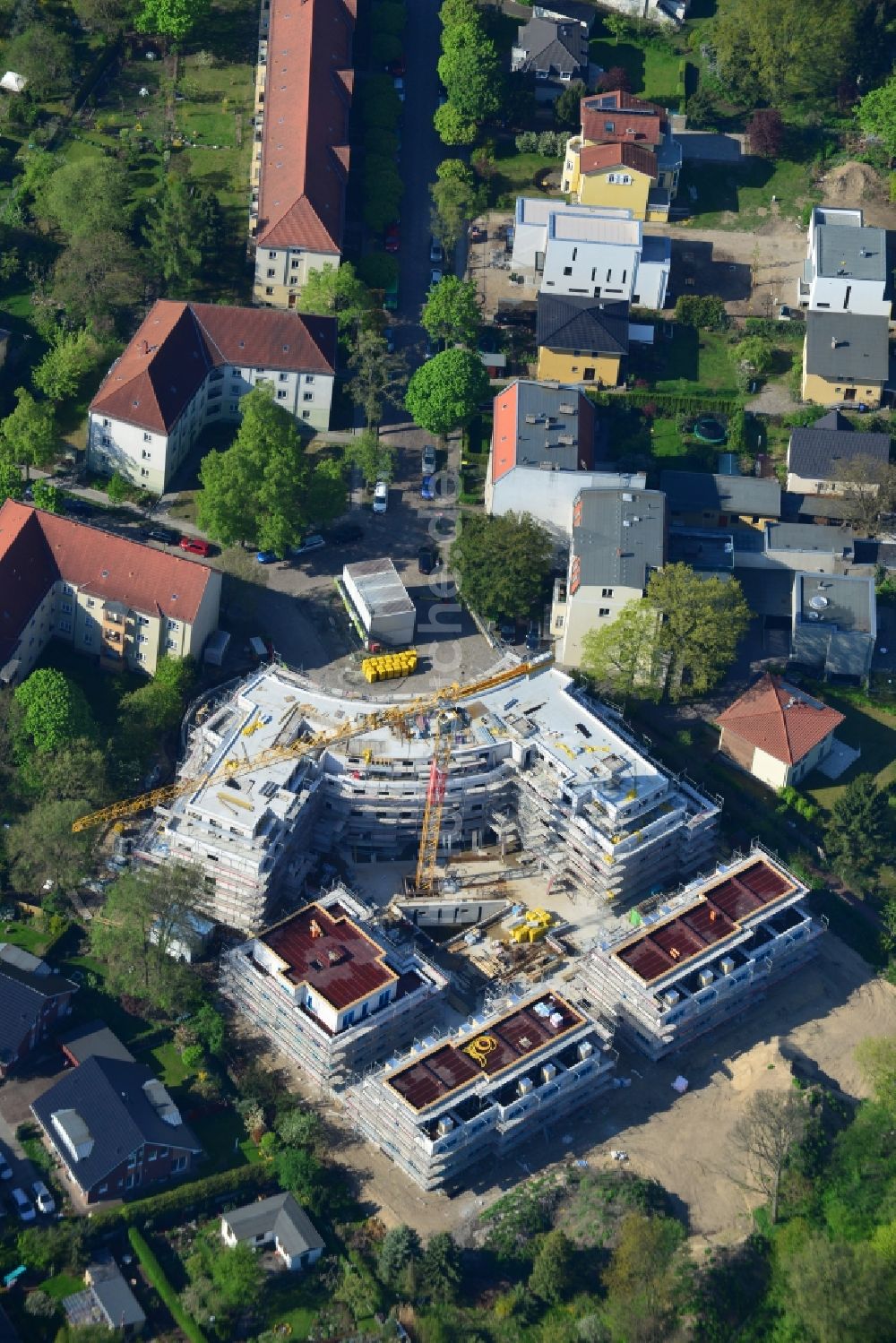 Berlin von oben - Wohnhaus- Neubau- Baustelle der Cardinalplatz GmbH & Co. KG in Berlin Köpenick