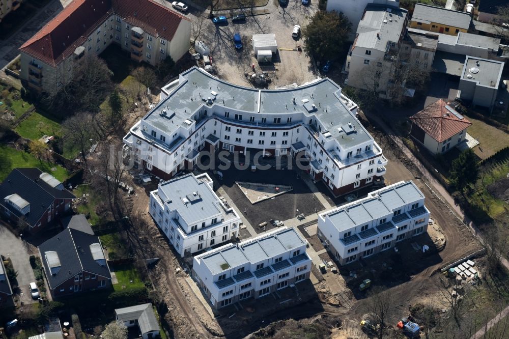 Berlin aus der Vogelperspektive: Wohnhaus- Neubau- Baustelle der Cardinalplatz GmbH & Co. KG in Berlin Köpenick