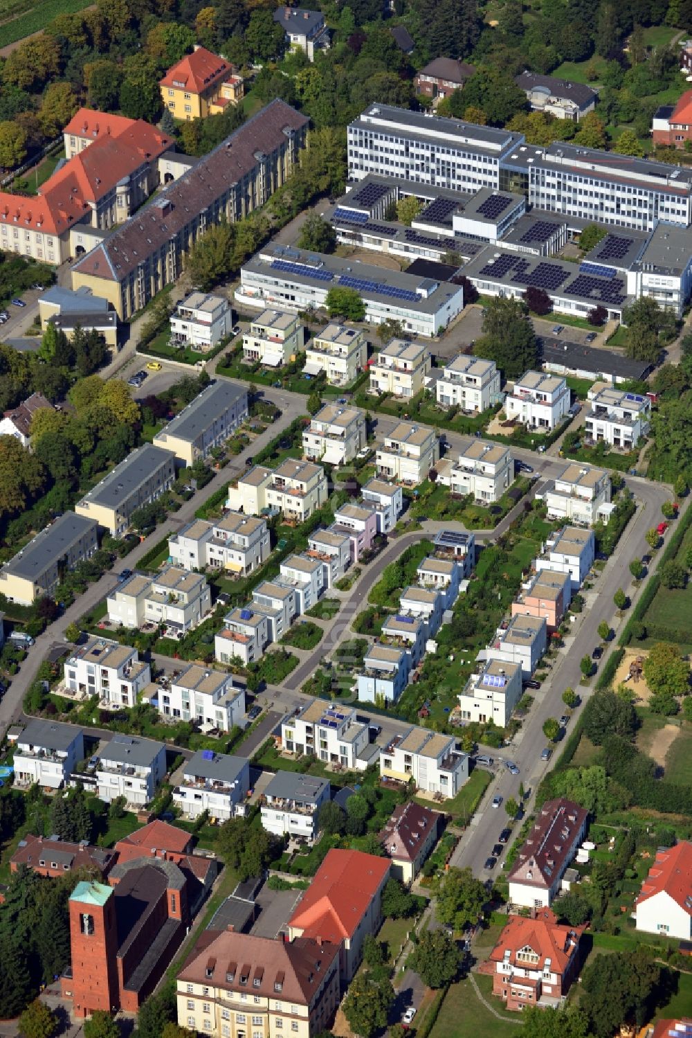 Berlin Dahlem aus der Vogelperspektive: Wohnhaus - Neubaugebiet der cds Wohnbau Berlin GmbH an der Otto-Appel-Straße / Edwin-Redslob-Straße in Berlin - Dahlem