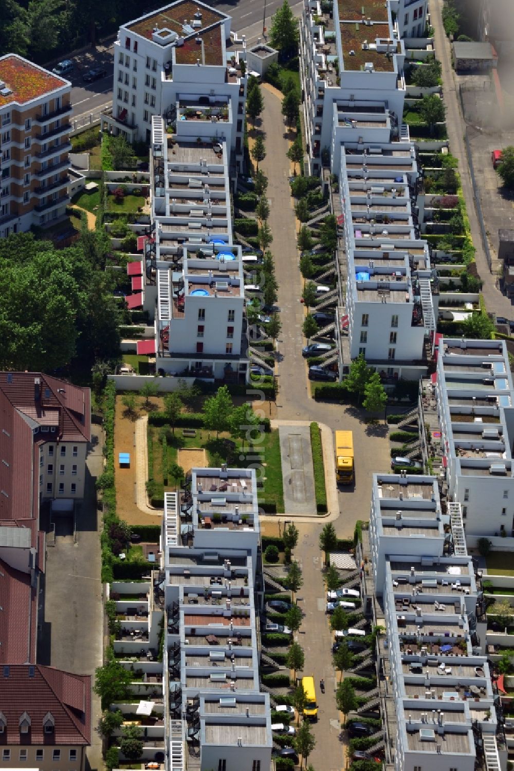 Berlin Friedrichshain von oben - Wohnhaus - Neubaugebiet Prenzlauer Gärten im Stadtteil Friedrichshain von Berlin