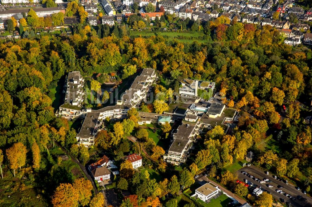 Luftbild Rellinghausen - Wohnhausanlage und herbstlicher Wald in Rellinghausen im Bundesland Nordrhein-Westfalen