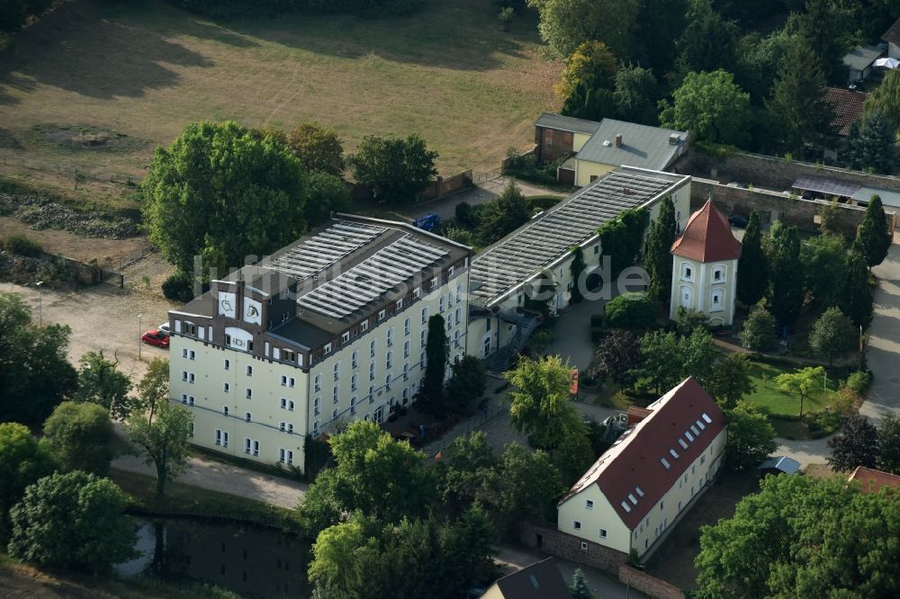 Zehringen aus der Vogelperspektive: Wohnheim für behinderte Menschen Gut Zehringen in Zehringen im Bundesland Sachsen-Anhalt