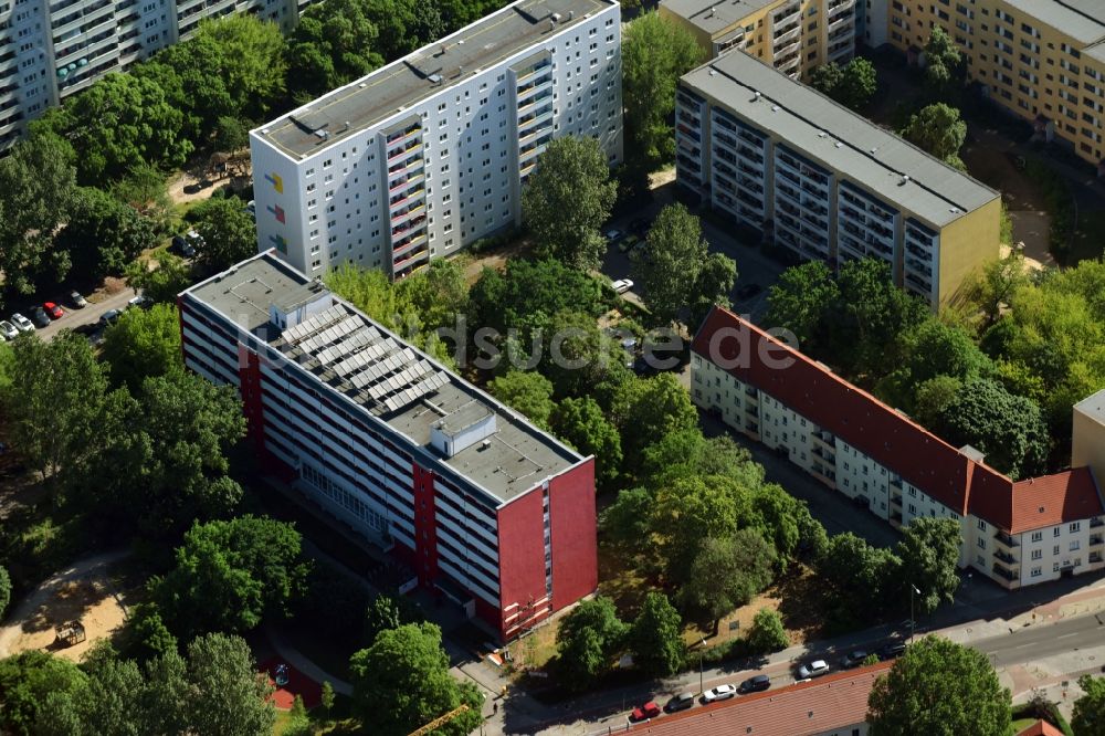 Luftaufnahme Berlin - Wohnheim - Gebäude Bernd Radzei Central Wohnheim und Verwaltungsservice an der Einbecker Straße im Ortsteil Lichtenberg in Berlin, Deutschland