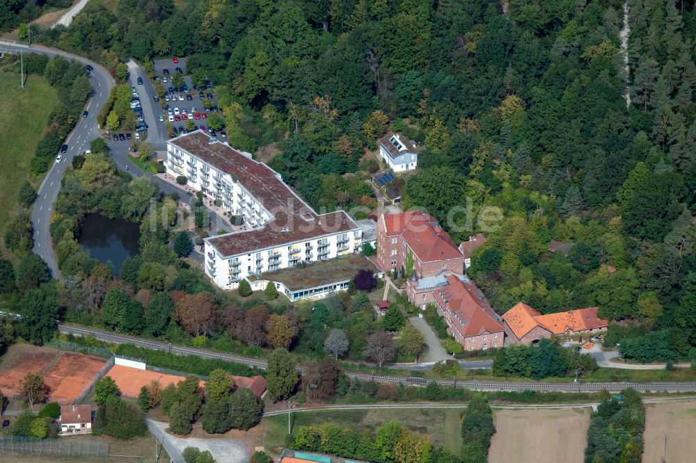 Luftbild Gemünden am Main - Wohnheim Wohnpflegeheim - Gebäude des Gesundheitszentrum Main-Spessart GmbH & Co KG in Gemünden am Main im Bundesland Bayern, Deutschland