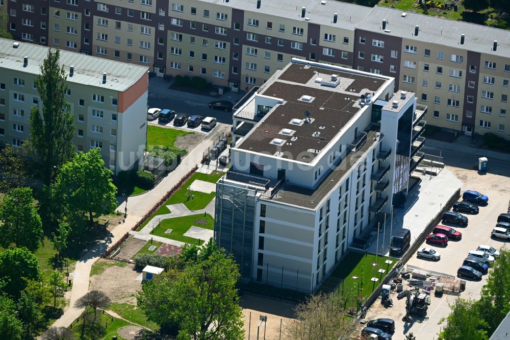 Luftaufnahme Bernau - Wohnheim Wohnpflegeheim - Gebäude an der Hermann-Duncker-Straße in Bernau im Bundesland Brandenburg, Deutschland