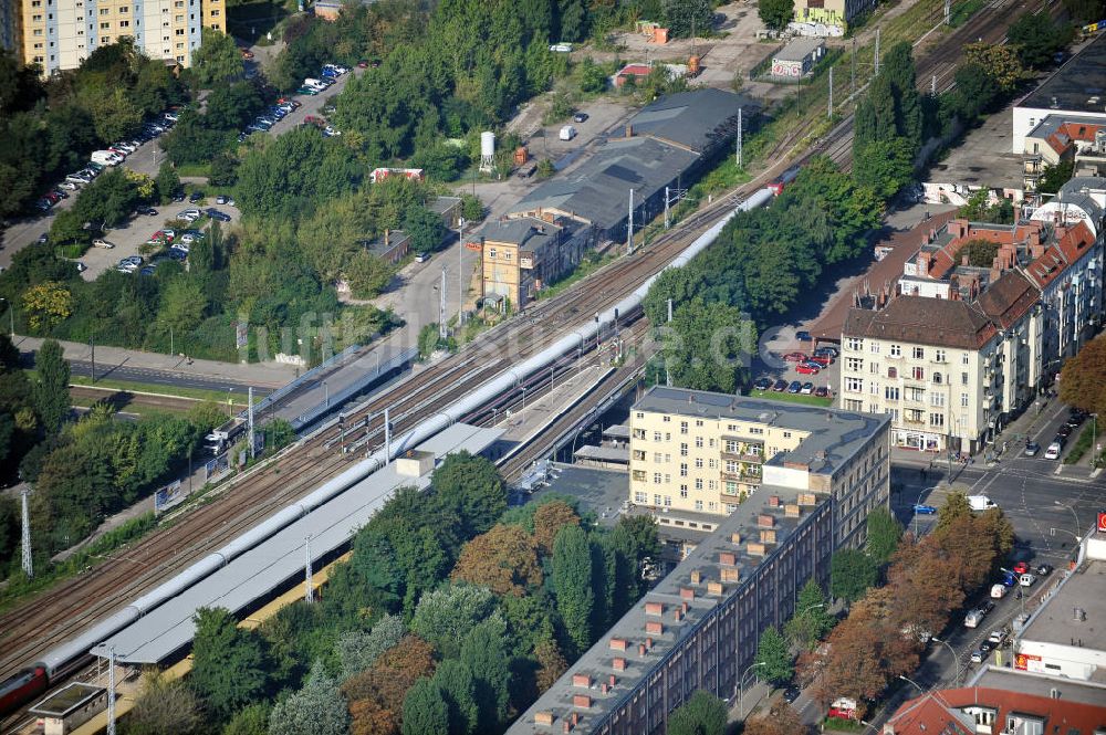 Berlin Prenzlauer Berg von oben - Wohnhäuser am Bahnhof Greifswalder Straße in Berlin-Prenzlauer Berg