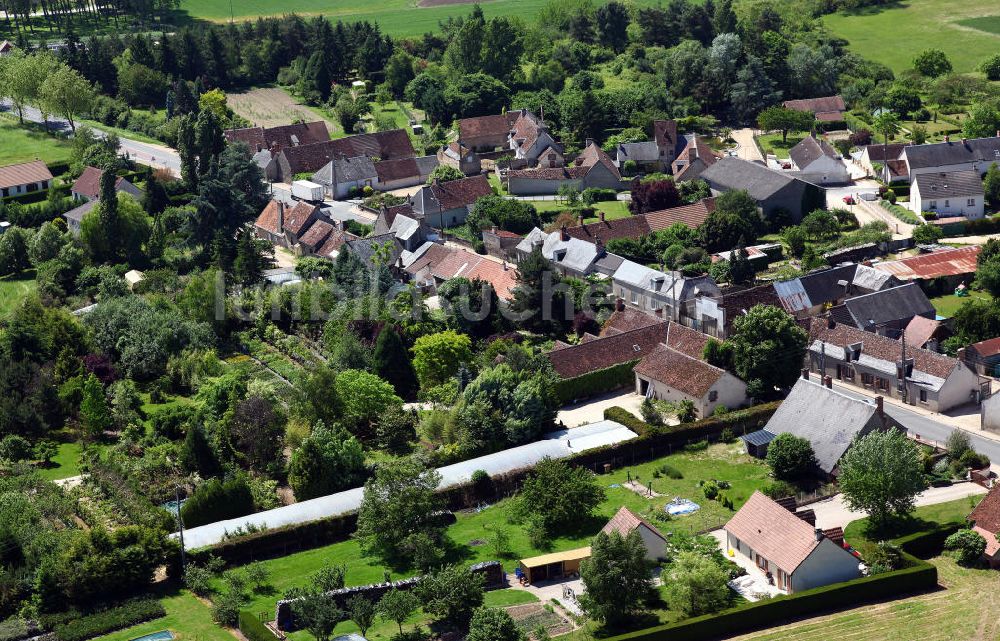 Pontlevoy aus der Vogelperspektive: Wohnhäuser in Cormeray im Loiretal