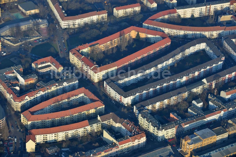 Berlin von oben - Wohnhäuser am grieschischen Park in Berlin-Oberschöneweide