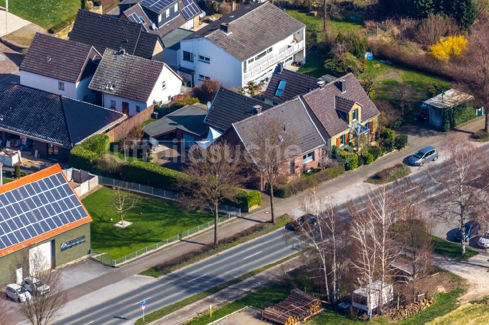 Luftbild Westönnen - Wohnhäuser an der Hauptverkehrsstraße in Westönnen im Bundesland Nordrhein-Westfalen, Deutschland