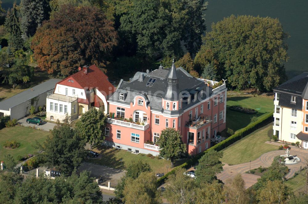 GRÜNHEIDE aus der Vogelperspektive: Wohnhäuser am Peetzsee in Grünheide