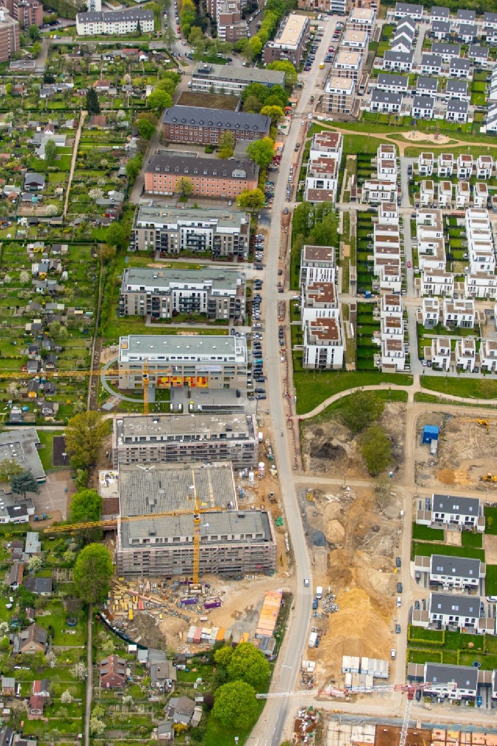 Luftaufnahme Düsseldorf - Wohnhäuser im Süden des Entwicklungsgebietes Gartenstadt Reitzenstein auf dem Gelände der ehemaligen Kaserne Reitzenstein in Düsseldorf im Bundesland Nordrhein-Westfalen