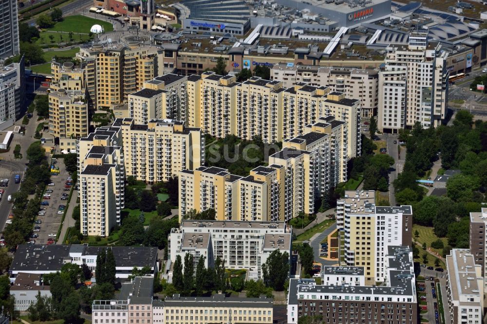 Luftbild Warschau - Wohnhäuser und Wohnhausanlagen am Arkadia Shopping Center in der Innenstadt von Warschau in Polen