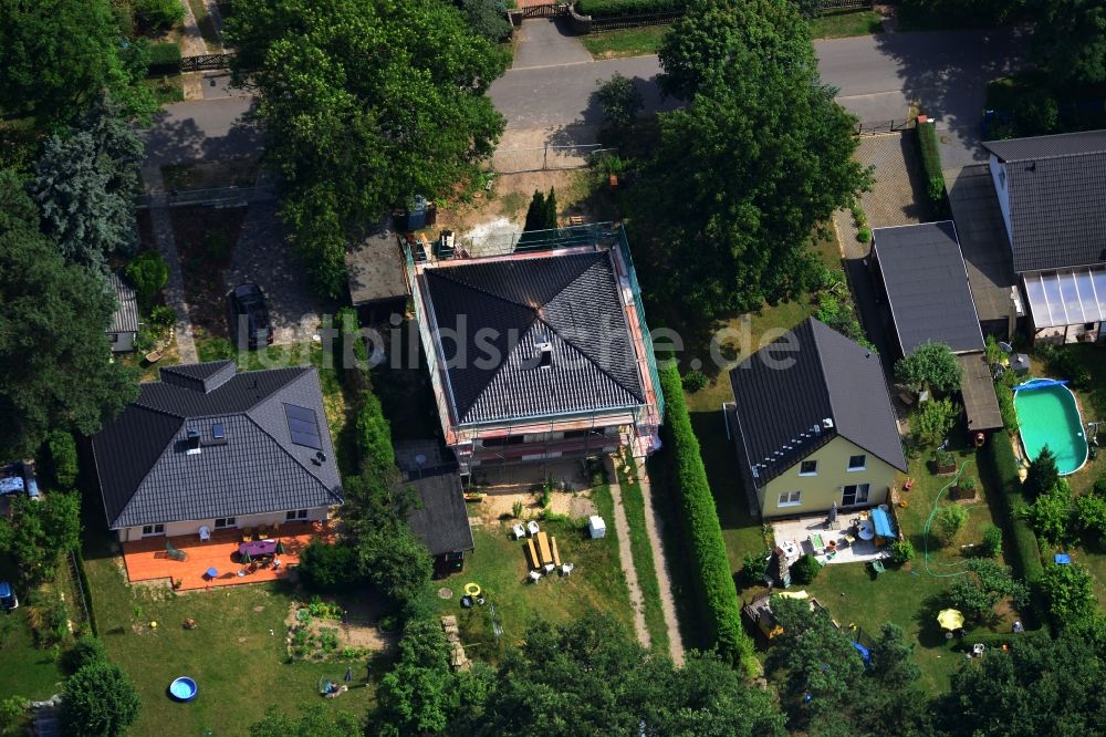 Luftaufnahme Fredersdorf-Vogelsdorf - Wohnneubau im Einfamilienhaus - Wohngebiet an der Richard-Wagner-Straße in Fredersdorf-Vogelsdorf im Bundesland Brandenburg