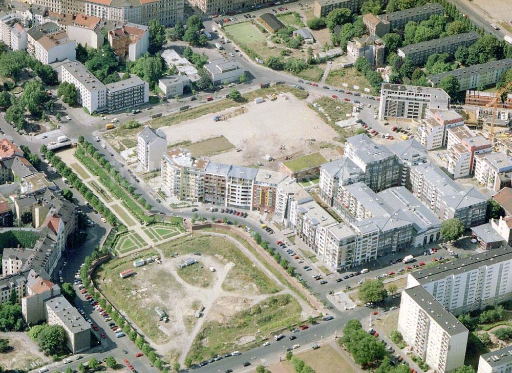 Berlin aus der Vogelperspektive: Wohnneubau am Engelbecken in Berlin-Mitte.