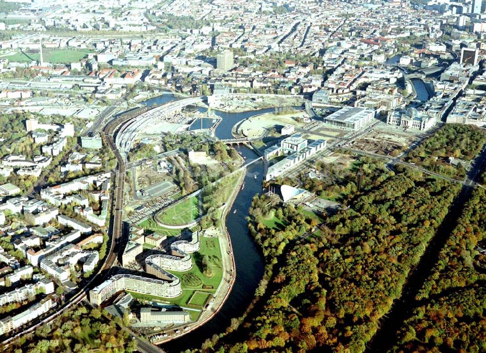 Luftbild Berlin - Moabit - Wohnneubau am Moabiter Werder mit dem Spreebogen / Regierungsviertel.