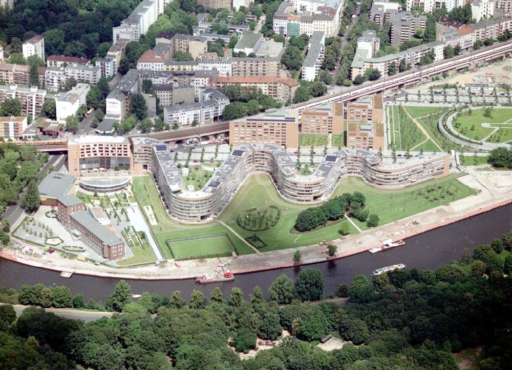 Luftaufnahme Berlin - Moabit - Wohnneubau am Moabiter Werder am Spreebogen / Regierungsviertel in Berlin - Moabit.