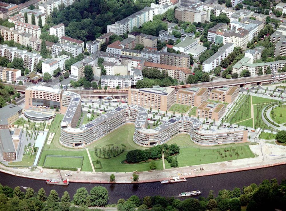 Berlin - Moabit von oben - Wohnneubau am Moabiter Werder am Spreebogen / Regierungsviertel in Berlin - Moabit.