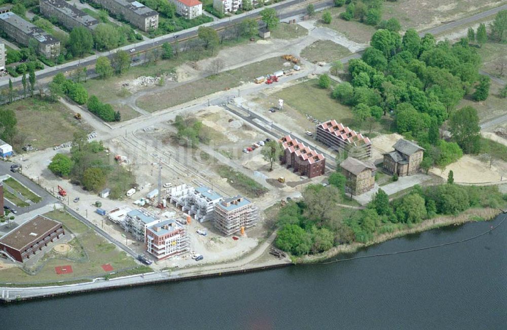 Berlin - Lichtenberg aus der Vogelperspektive: Wohnneubau an der Rummelsburger Bucht durch die Unternehmensgruppe ZIEL in Berlin - Lichtenberg