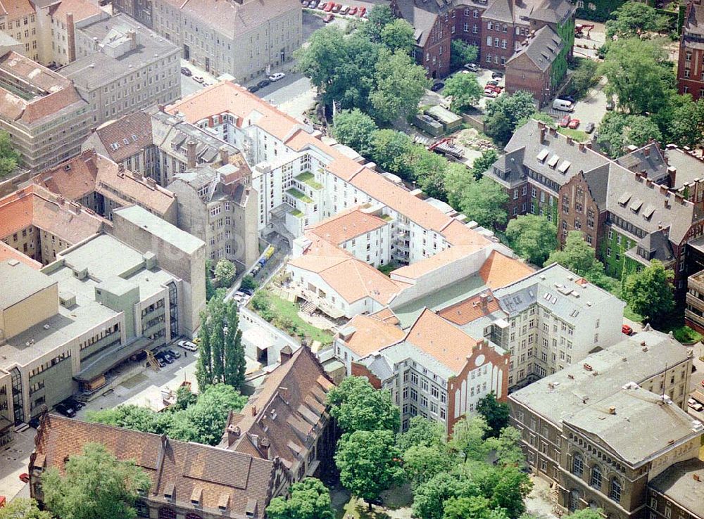 Berlin von oben - Wohnneubauanlage Luisenresidenz an der Luisenstraße in Berlin-Mitte