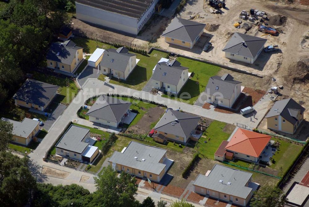 Berlin von oben - Wohnneubaubaufeld der PREMIER Wohnbau an der Chaqrlottenstrasse in Berlin-Biesdorf