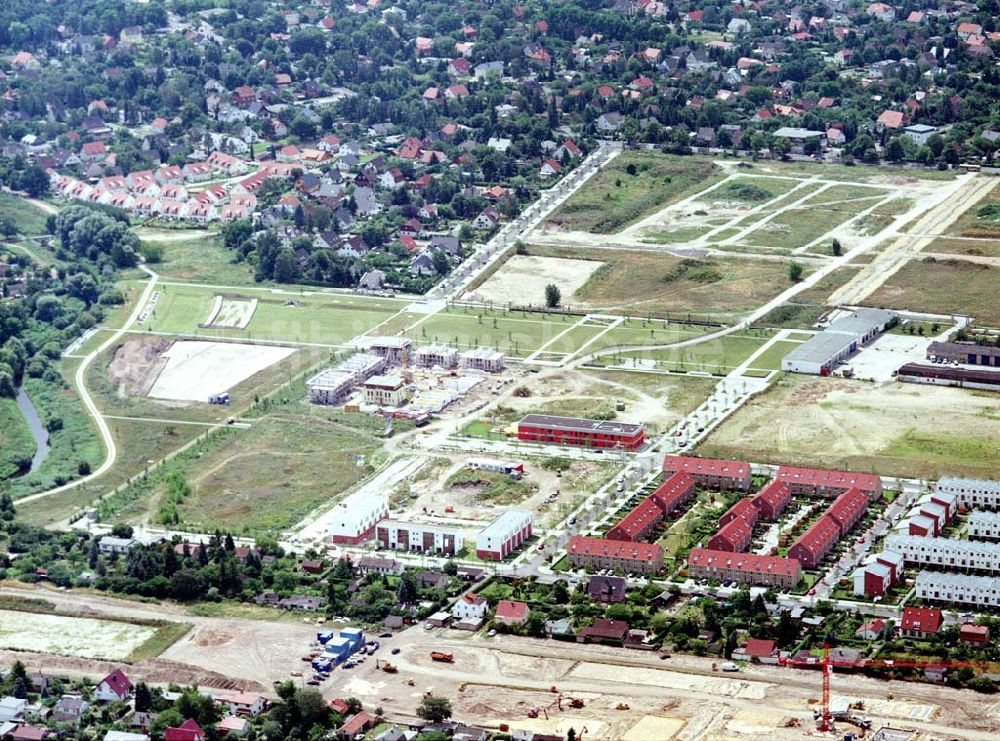 Berlin - Biesdorf von oben - Wohnneubauerschließungsfläche am S-Bahnhof Biesdorf - Süd.