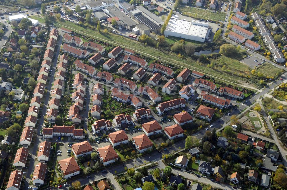 Berlin von oben - Wohnneubaugebiet der cds Wohnbau Berlin GmbH am Hibiskusweg, Clematisweg, Bromelienweg, Straße An der Industriebahn im Stadtteil Weißensee