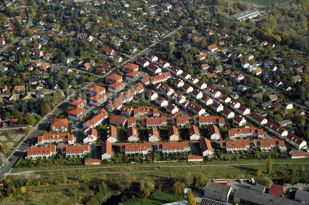 Luftbild Berlin - Wohnneubaugebiet der cds Wohnbau Berlin GmbH am Hibiskusweg, Clematisweg, Bromelienweg, Straße An der Industriebahn im Stadtteil Weißensee