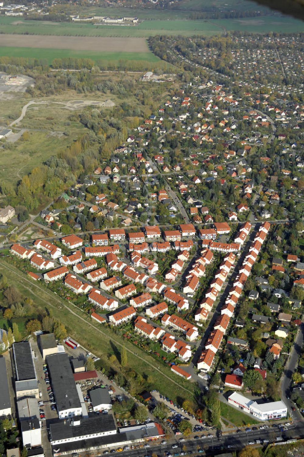 Luftbild Berlin - Wohnneubaugebiet der cds Wohnbau Berlin GmbH am Hibiskusweg, Clematisweg, Bromelienweg, Straße An der Industriebahn im Stadtteil Weißensee