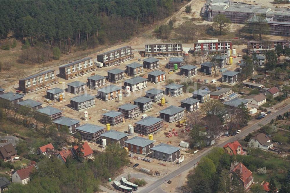 Luftbild KLEINMACHNOW / BRANDENBURG - Wohnneubaugebiet in Kleinmachnow. 1995