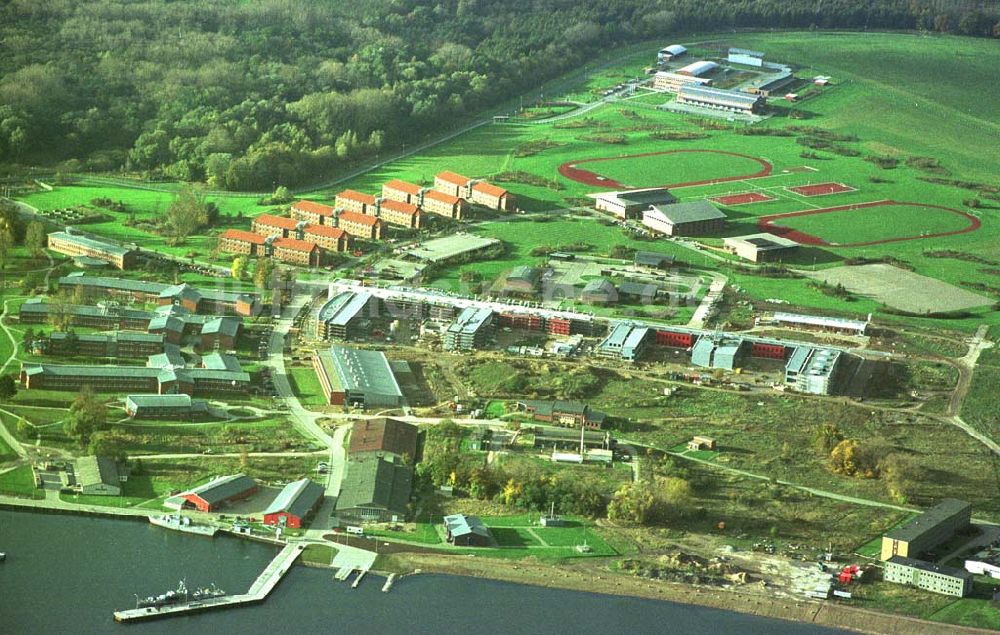 Stralsund / MV aus der Vogelperspektive: Wohnneubaugebiet im Nordwesten von Stralsund in Mecklenburg - Vorpommern.